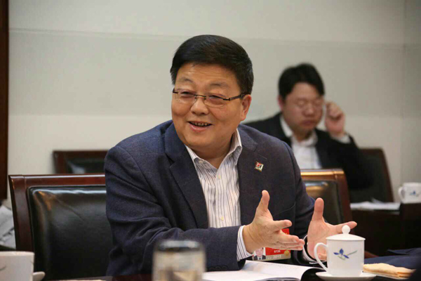 肖伟接受《人民日报》采访：进一步改进药品集中采购管理机制