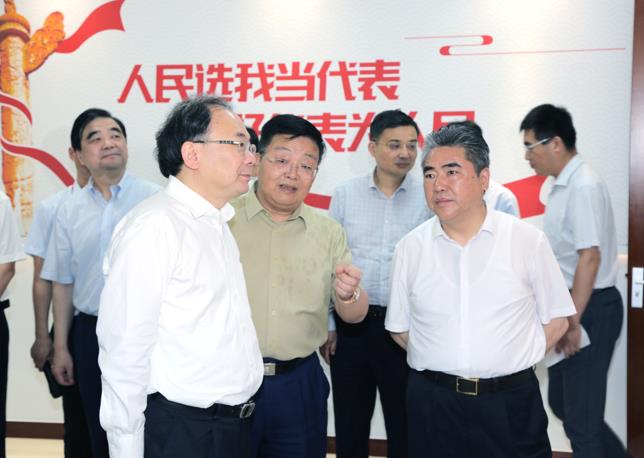 省人大常委会常务副主任李小敏一行 莅临orange平台药业调研